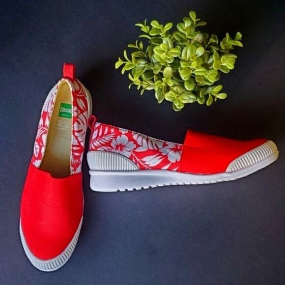 Cougar Red and White Slip On shoes - Picture 1 of 7